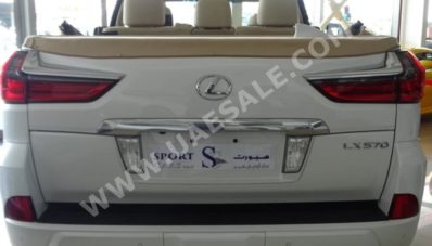 Lexus LX570 Tanpa Atap Ini Senilai Rp.4,6 Milyar, Berminat? Lexus LX570 Tanpa Atap Ini Senilai Rp.4,6 Milyar, Berminat?