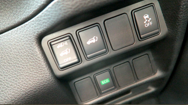 Nissan-X-Trail-Indonesia-power-back-door-switch