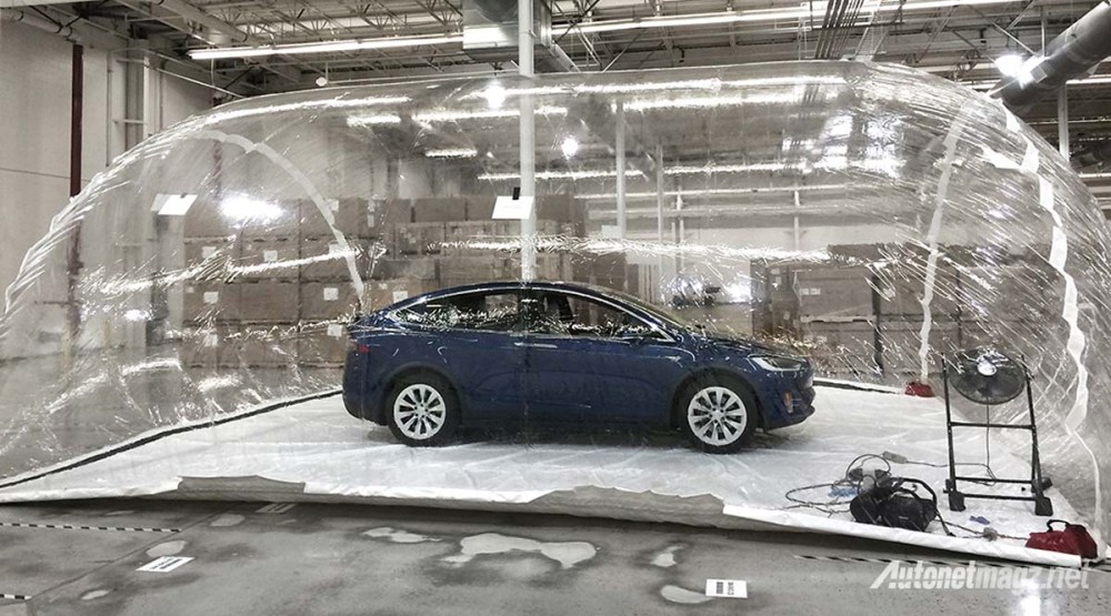 Hi-Tech, Tesla-model-x-bioweapon-test: Tesla Menjelaskan Salah Satu Fitur Unik “Bioweapon Defense Mode”
