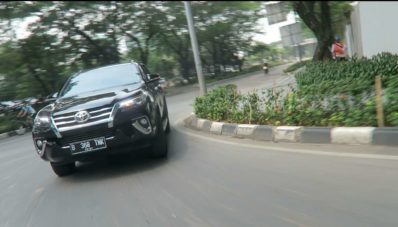 Test Drive Toyota Fortuner VRZ Indonesia: Lebih Mewah Namun Kurang Nendang Test Drive Toyota Fortuner VRZ Indonesia: Lebih Mewah Namun Kurang Nendang