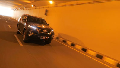 Test Drive Toyota Fortuner VRZ Indonesia: Lebih Mewah Namun Kurang Nendang Test Drive Toyota Fortuner VRZ Indonesia: Lebih Mewah Namun Kurang Nendang