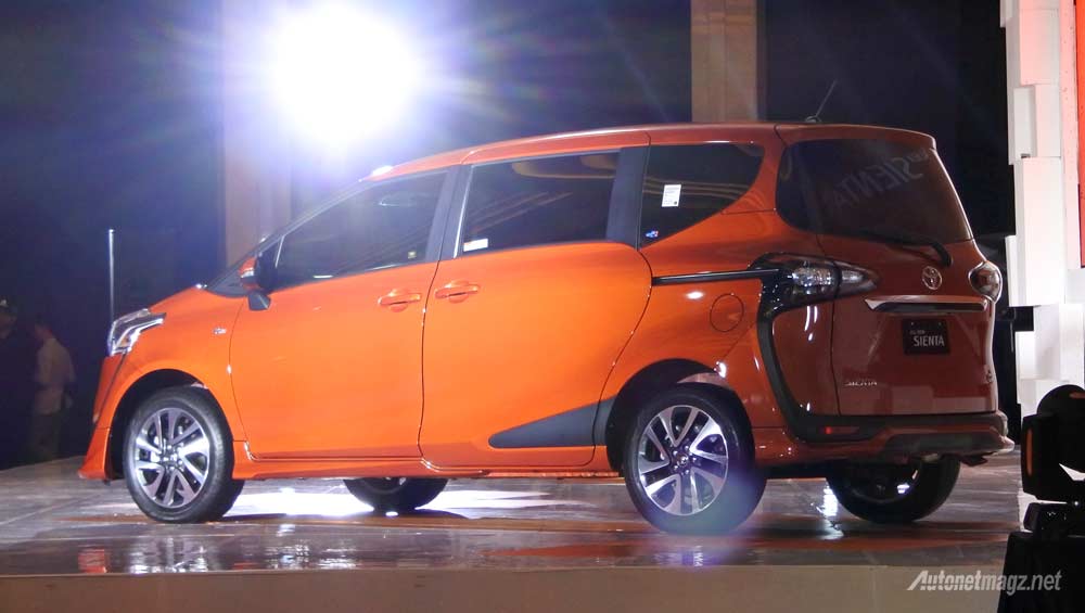 Mobil Baru, 2016 Toyota Sienta Indonesia: Akhirnya Toyota Sienta Resmi Sampai Ke Tangan Konsumen Hari Ini