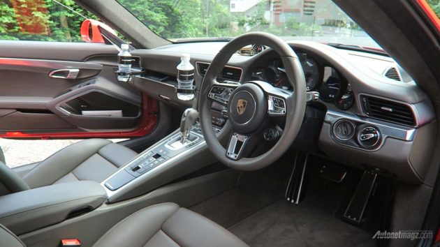 Interior Porsche 911 Carrera S 2016