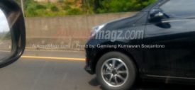 Toyota Calya si kembar Daihatsu Sigra tertangkap kamera di tol Cipularang penampakan mobil baru