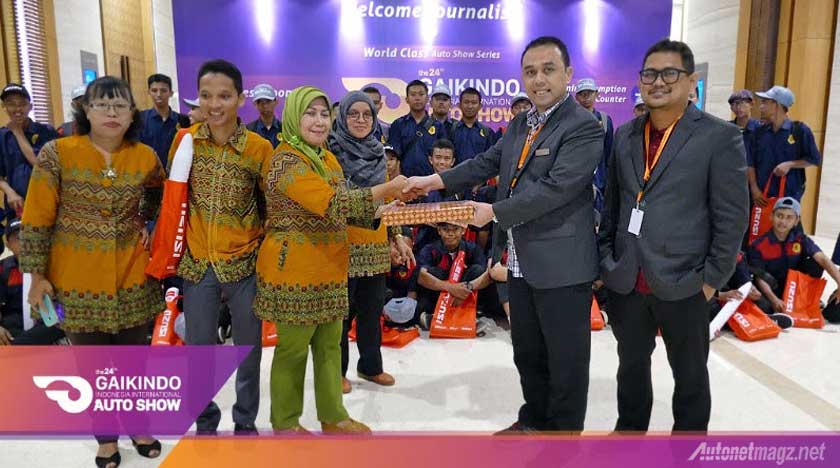 Event, GIIAS 2016 mengajak para pelajar pahami industri otomotif melalui acara Student’s Day: Pelajar Diajak Keliling GIIAS 2016 Untuk Pahami Industri Otomotif