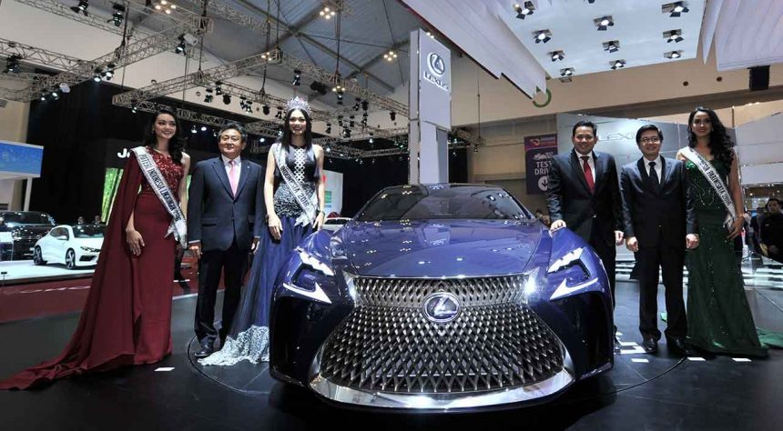 Lexus Bawa LF-FC Concept dan RC-F GT3 di GIIAS 2016