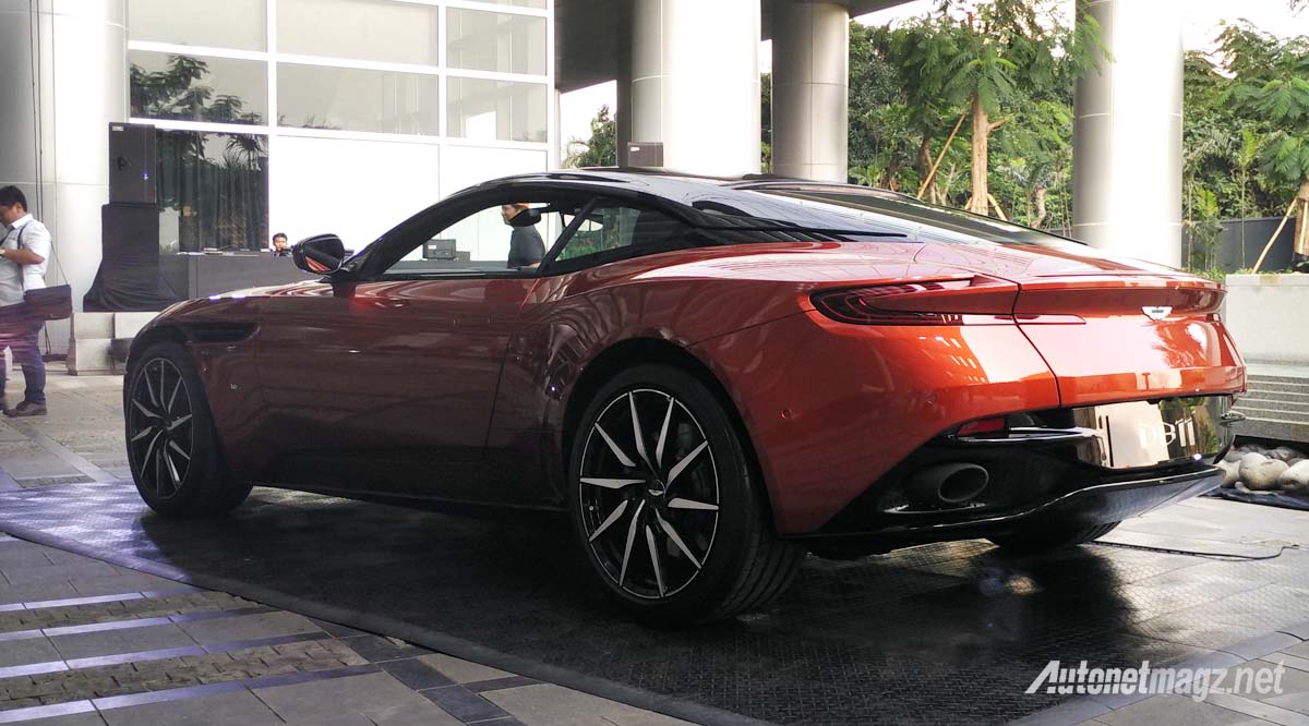 aston martin db11 rear