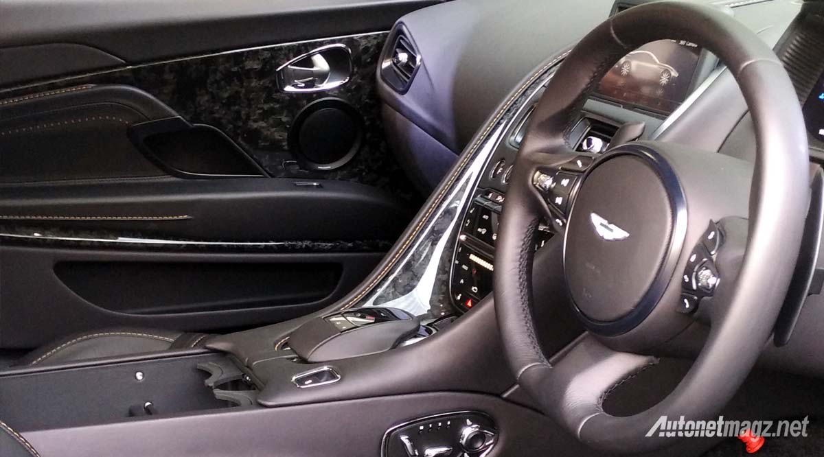 Aston Martin, interior aston martin db11: Aston Martin DB11 Akhirnya Dirilis di Indonesia