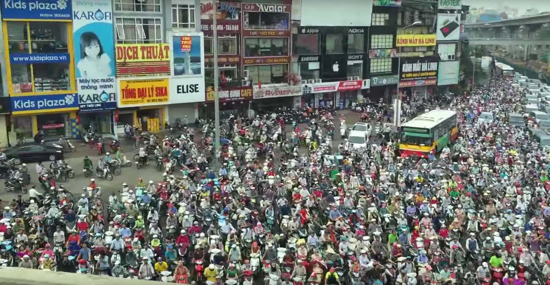 International, kemacetan lalu lintas hanoi vietnam: Hanoi Siap Melarang Sepeda Motor Berkeliaran Tahun 2025