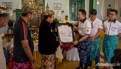 Porsche Club Indonesia Jajaki Kesenian Cirebon Porsche Club Indonesia Jajaki Kesenian Cirebon