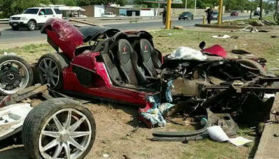 Sebuah Koenigsegg CCX Hancur Berantakan di Mexico Sebuah Koenigsegg CCX Hancur Berantakan di Mexico