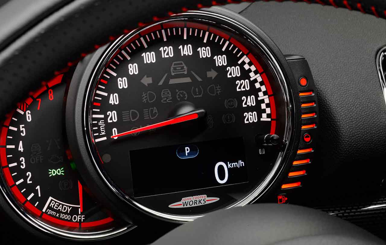 Mini, mini-clubman-jcw-speedometer: Mini Cooper John Cooper Works Clubman Punya Penggerak AWD