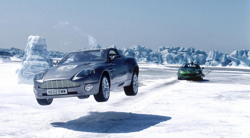 Aston Martin On Ice 2016 : Drive Another Day Aston Martin On Ice 2016 : Drive Another Day