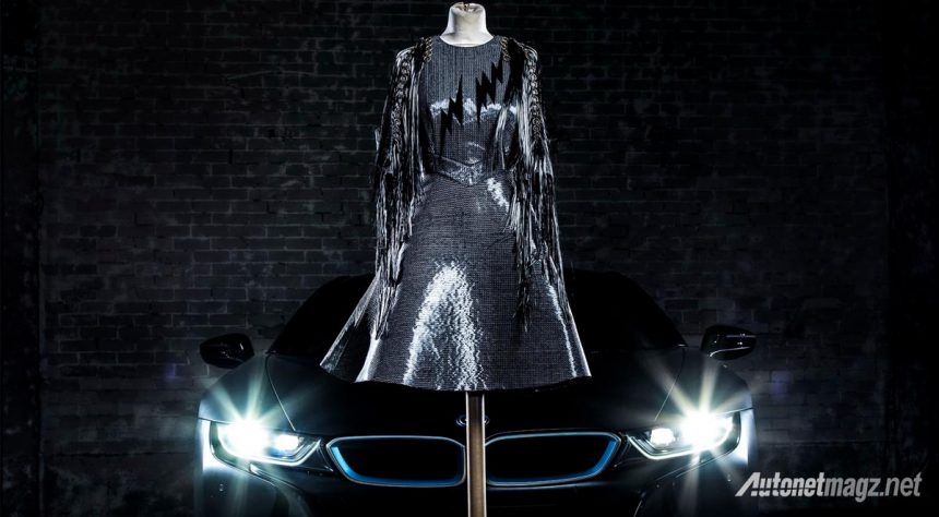 BMW i8 Jadi Inspirasi Dress Berbahan Carbon Fiber BMW i8 Jadi Inspirasi Dress Berbahan Carbon Fiber