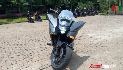 Honda NM4 Vultus Review : Kamen Rider Bike ! Honda NM4 Vultus Review : Kamen Rider Bike !