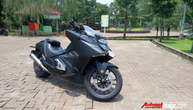 Honda NM4 Vultus Review : Kamen Rider Bike ! Honda NM4 Vultus Review : Kamen Rider Bike !