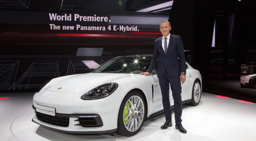 Porsche Perkenalkan Panamera 4 E-Hybrid dan 911 GT3 Cup Porsche Perkenalkan Panamera 4 E-Hybrid dan 911 GT3 Cup