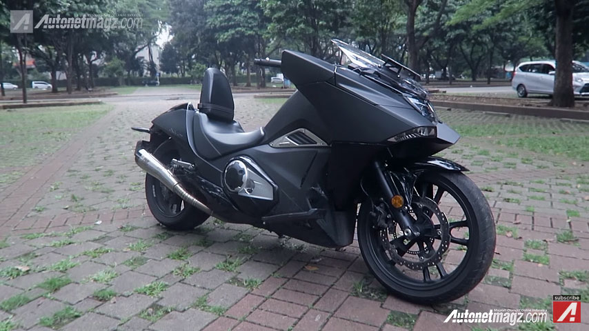 Berita, review-honda-vultus-nm4-indonesia-2016: Honda NM4 Vultus Review : Kamen Rider Bike !