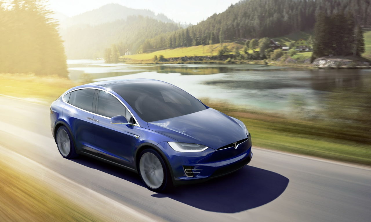 Berita, 2015-tesla-spotify-04: Tidak Ada Lagi Listrik Gratis Untuk Pengguna Tesla