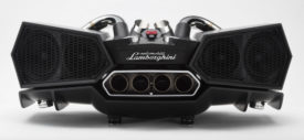 Lamborghini photo at LamboCARS.com