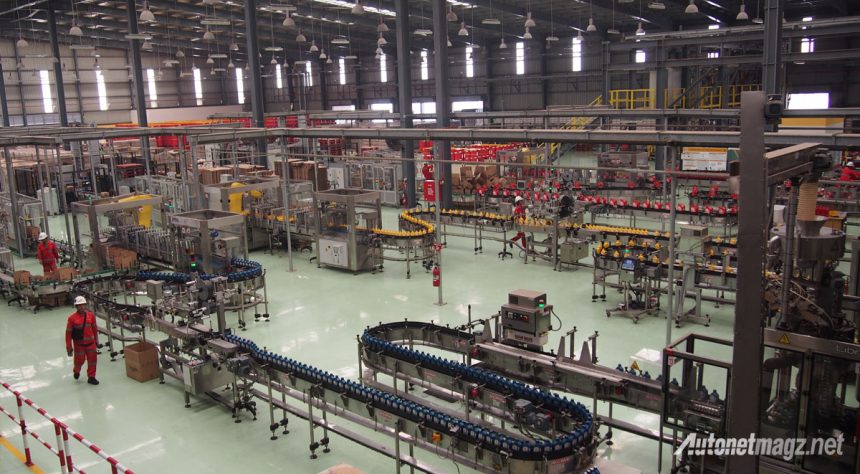 Pabrik Pelumas Shell Rayakan Ulang Tahun Pertamanya Pabrik Pelumas Shell Rayakan Ulang Tahun Pertamanya