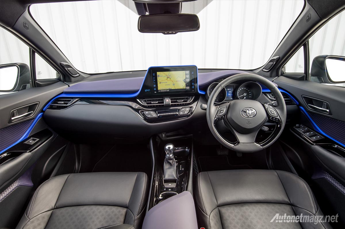 International, toyota-c-hr-2017-interior: Akhirnya Toyota C-HR Pamerkan Ruang Belakang dan Bagasinya