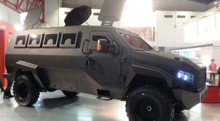 4 X 4 >> Turangga Apc 4x4 Kendaraan Lapis Baja Baru Buatan Indonesia 4 X 4 >> Turangga Apc 4x4 Kendaraan Lapis Baja Baru Buatan Indonesia