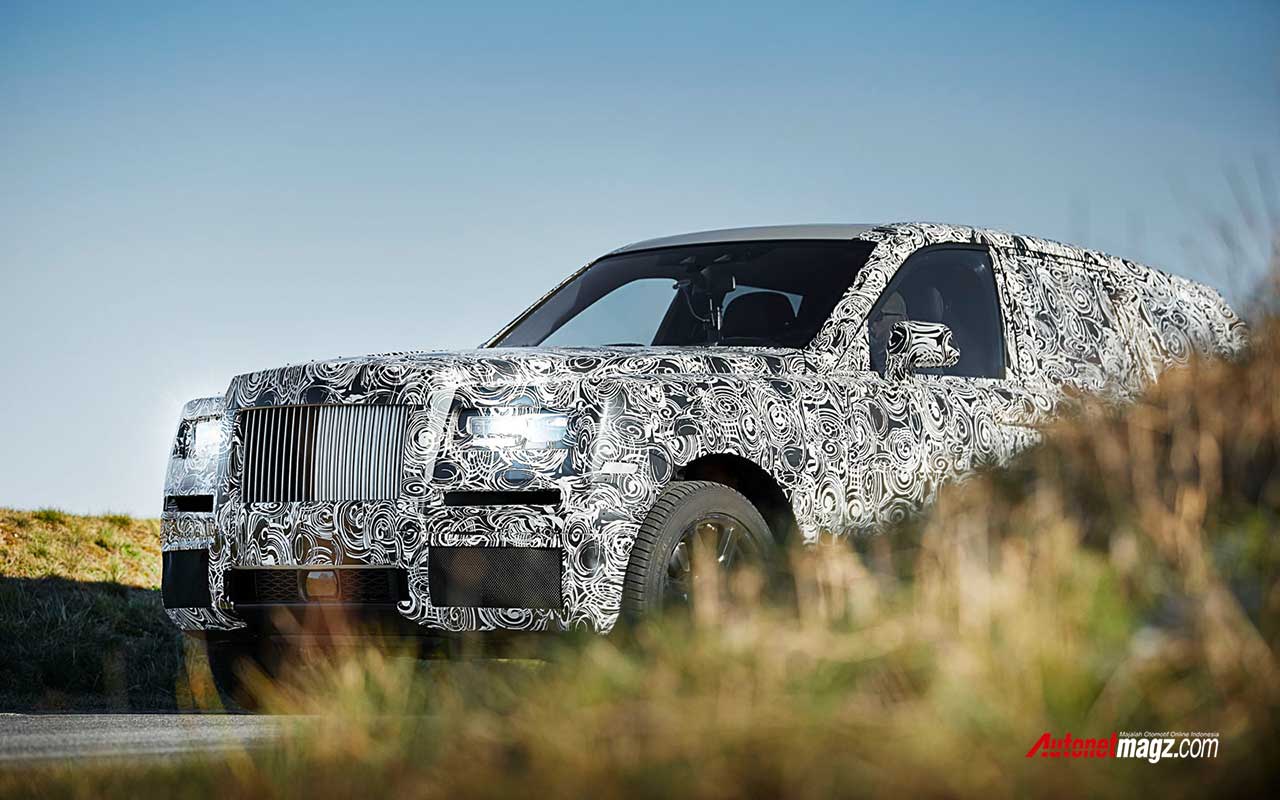 Berita, cullinan: Foto SUV Rolls Royce Cullinan Resmi Beredar !