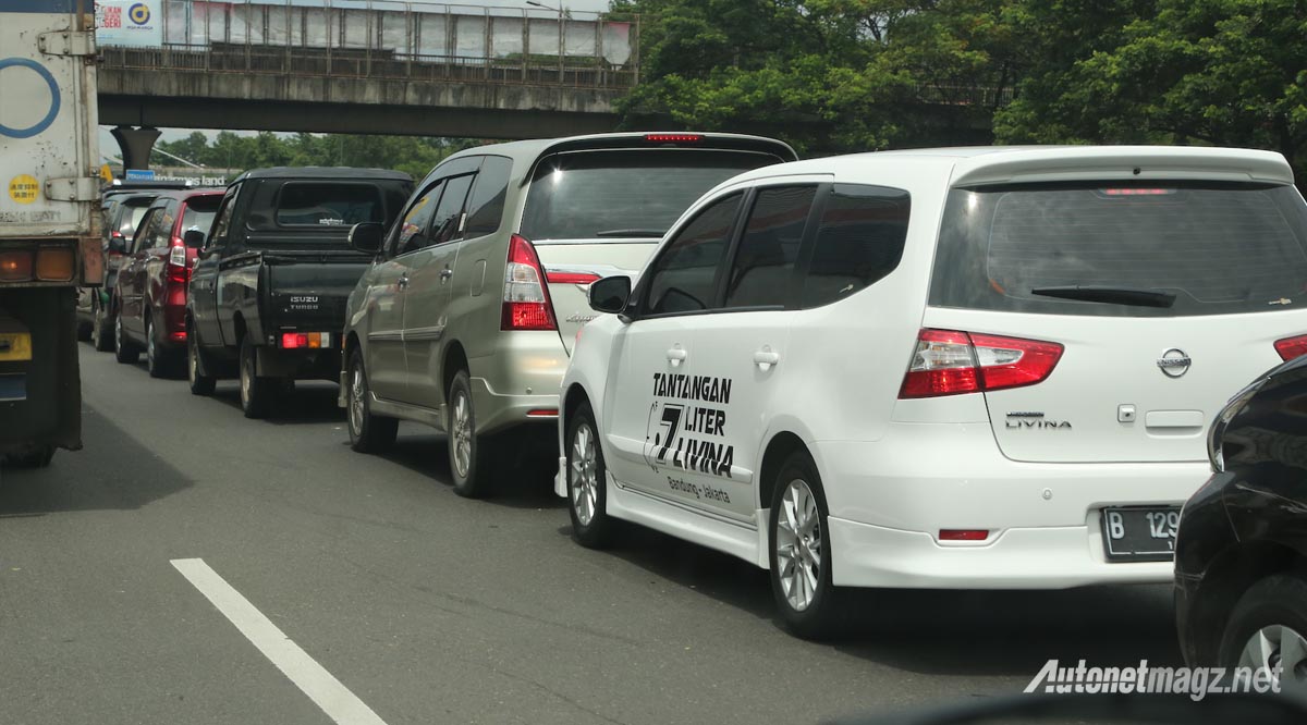 Event, kemacetan-di-bekasi-timur: Tempuh Bandung-Jakarta, Nissan Grand Livina Raih Angka 30 Km Per Liter!