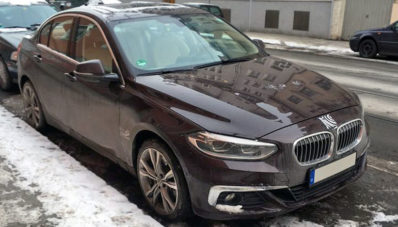 BMW 1 Series Sedan Tertangkap Tanpa Kamuflase di Munich. Segera Meluncur?