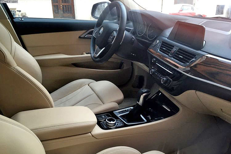 BMW, Interior BMW 1 Series Sedan spyshot 2017: BMW 1 Series Sedan Tertangkap Tanpa Kamuflase di Munich. Segera Meluncur?