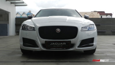 All New Jaguar XF Black Jack Diluncurkan Khusus Untuk Indonesia! All New Jaguar XF Black Jack Diluncurkan Khusus Untuk Indonesia!