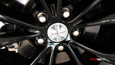 All New Jaguar XF Black Jack Diluncurkan Khusus Untuk Indonesia! All New Jaguar XF Black Jack Diluncurkan Khusus Untuk Indonesia!