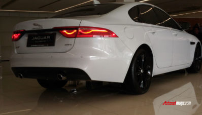 All New Jaguar XF Black Jack Diluncurkan Khusus Untuk Indonesia! All New Jaguar XF Black Jack Diluncurkan Khusus Untuk Indonesia!