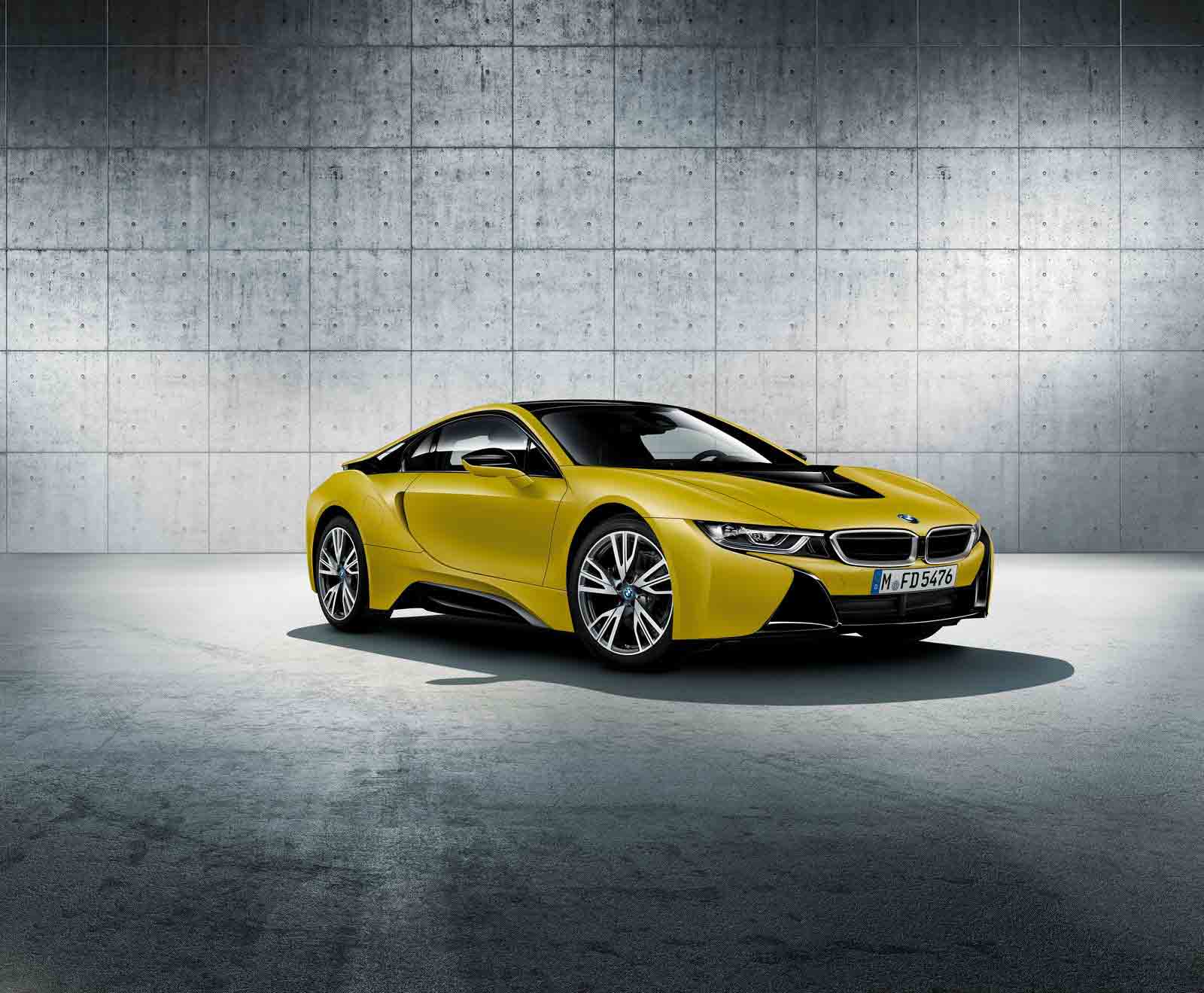 BMW, BMW-i8-yellow: Baru! BMW i8 Frozen Black Special Edition, Siap Temani 5-Series Touring dan 4-Series LCI di Geneva