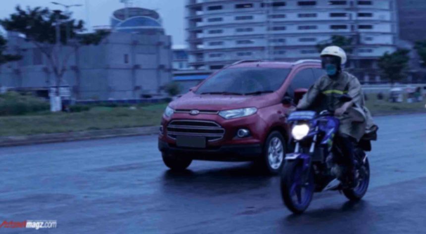 Yamaha STSJ Berikan Tips Berkendara Di Musim Hujan Untuk Wanita Yamaha STSJ Berikan Tips Berkendara Di Musim Hujan Untuk Wanita