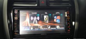 Head unit touch screen New Nissan March 2017