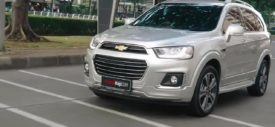 Power outlet charger dan cup holder di kabin mobil Chevrolet Captiva