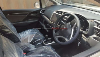 Honda WR-V Tertangkap Kamera Akan Dikirim ke Dealer di India! Honda WR-V Tertangkap Kamera Akan Dikirim ke Dealer di India!