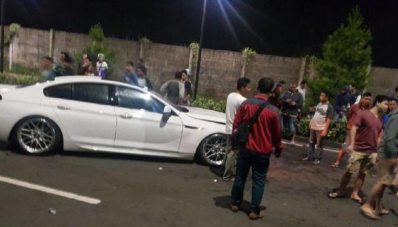 Ferrari California dan BMW 640i Gran Coupe Bertabrakan di Tangerang