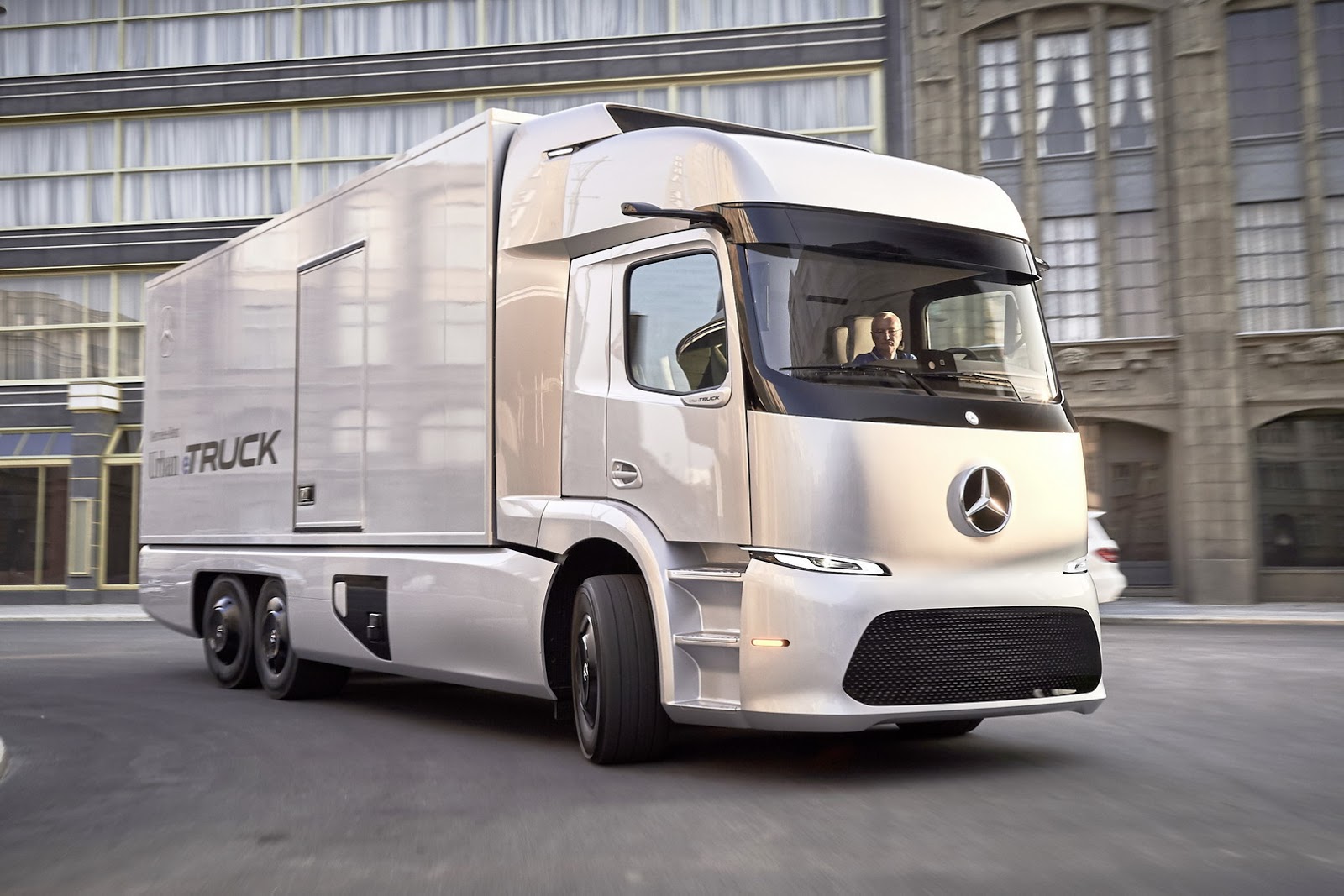 Berita, mercedes-benz-urban-etruck-concept-4: Mercedes-Benz eTruck Akan Segera Direalisasikan