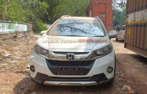 Honda WR-V Tertangkap Kamera Akan Dikirim ke Dealer di India! Honda WR-V Tertangkap Kamera Akan Dikirim ke Dealer di India!