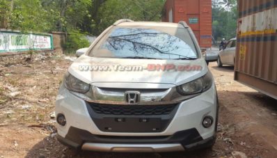 Honda WR-V Tertangkap Kamera Akan Dikirim ke Dealer di India! Honda WR-V Tertangkap Kamera Akan Dikirim ke Dealer di India!