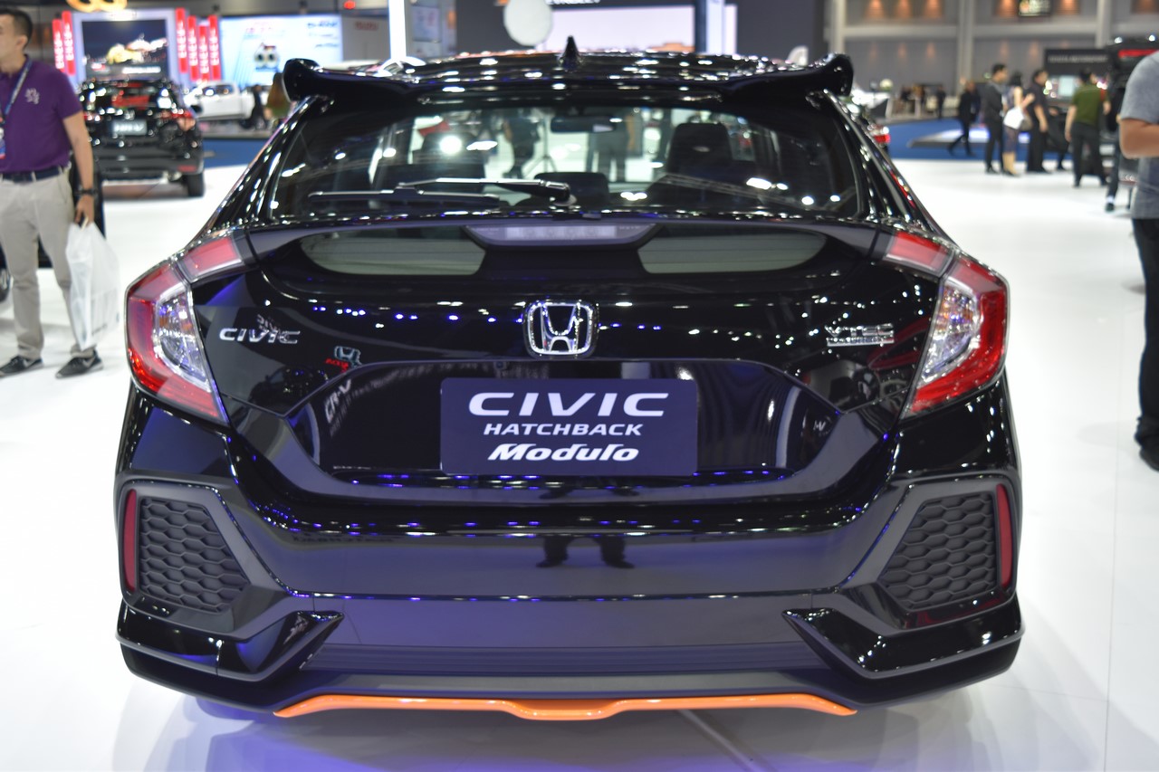 Mobil Baru, 2017-Honda-Civic-Hatchback-rear-at-the-BIMS-2017: Honda Civic Hatchback Modulo Hadir Pada Bangkok International Motor Show 2017