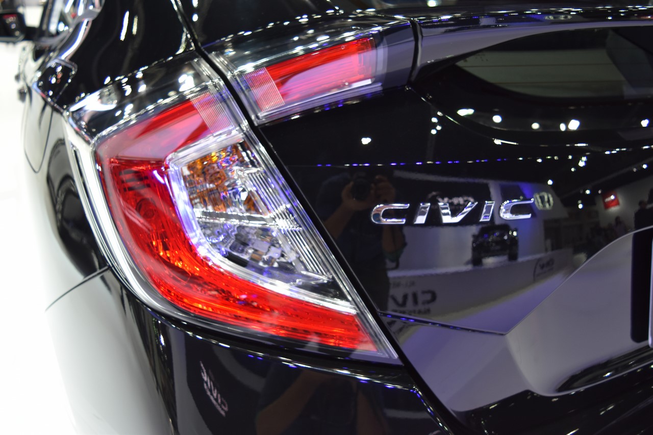 Mobil Baru, 2017-Honda-Civic-Hatchback-taillamp-at-the-BIMS-2017: Honda Civic Hatchback Modulo Hadir Pada Bangkok International Motor Show 2017