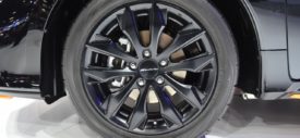 2017-Honda-Civic-Hatchback-steering-wheel-at-the-BIMS-2017