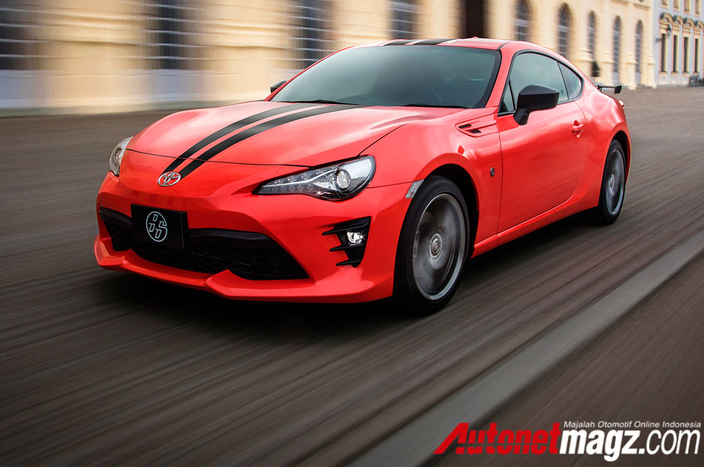 Mobil Baru, 2017-Toyota-86-860-Special-Edition-front-three-quarter-in-motion-: Toyota 86 Special Edition : Makin Sporty!