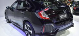 2017-Honda-Civic-Hatchback-rear-at-the-BIMS-2017