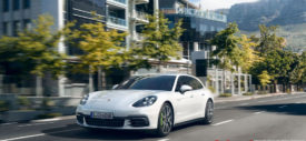 Porsche-Panamera-Sport-Turismo–4