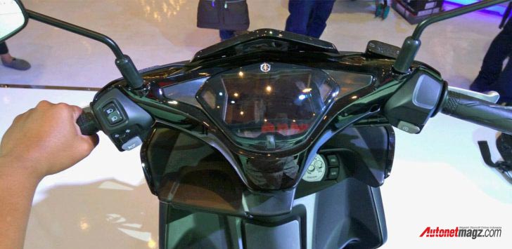 Berita, Speedometer-digital-Yamaha-Aerox-155-atau-NVX-2: Rencana Yamaha Hadirkan Fitur Navigasi pada Motor, Solusi dari Pelarangan Braket HP?